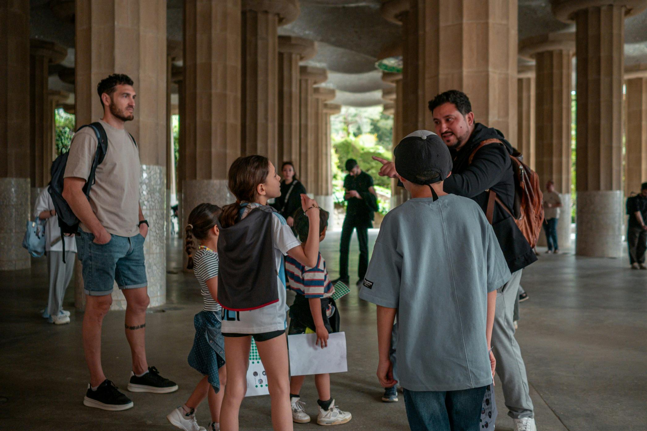Parque Güell: Visita guiada em grupo reduzido para crianças e famílias - Photo 8