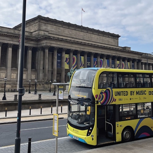 Liverpool: Autobús entre el aeropuerto John Lennon y la estación de autobuses de Liverpool ONE