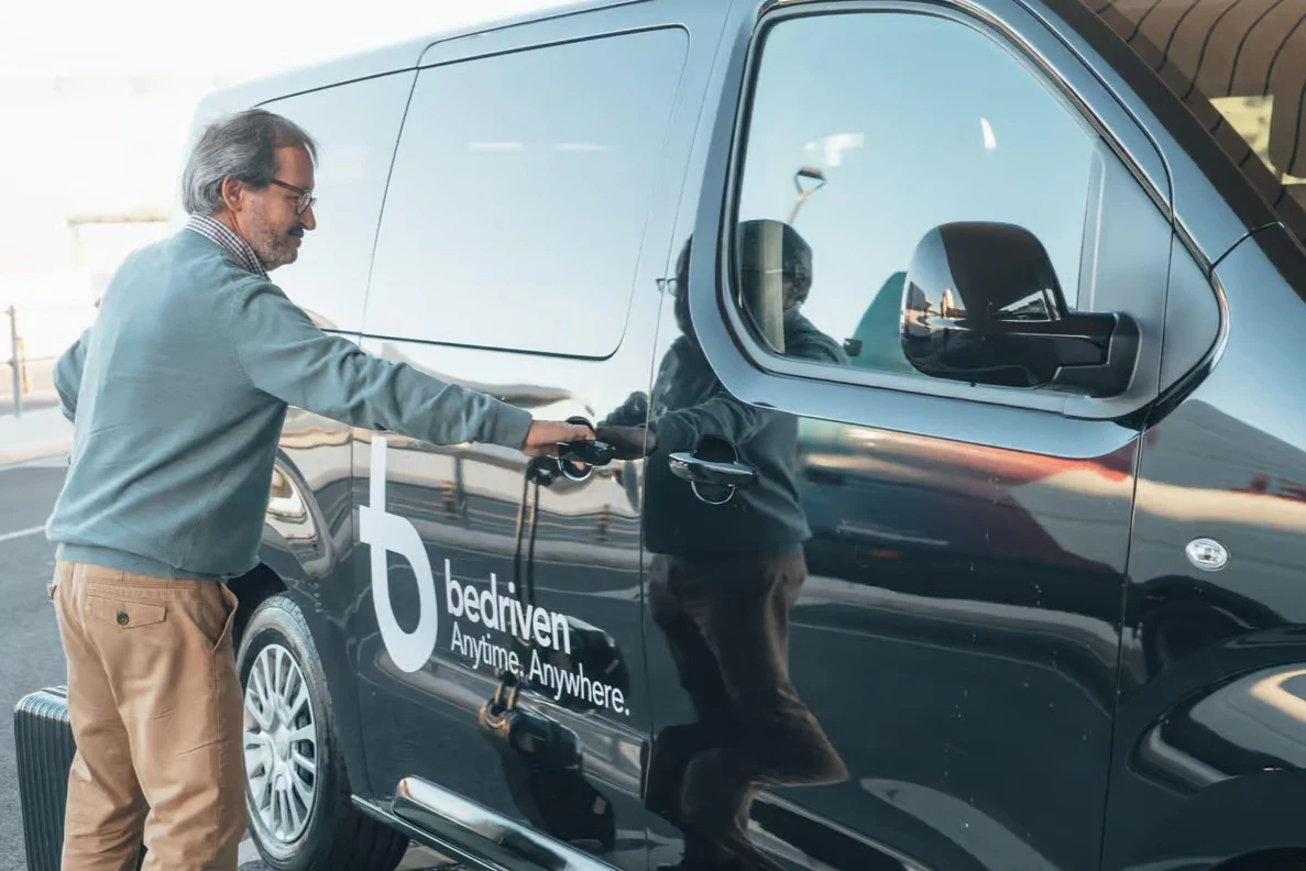 Porto: Private Transfer between Airport and City Center, Maia or Matosinhos