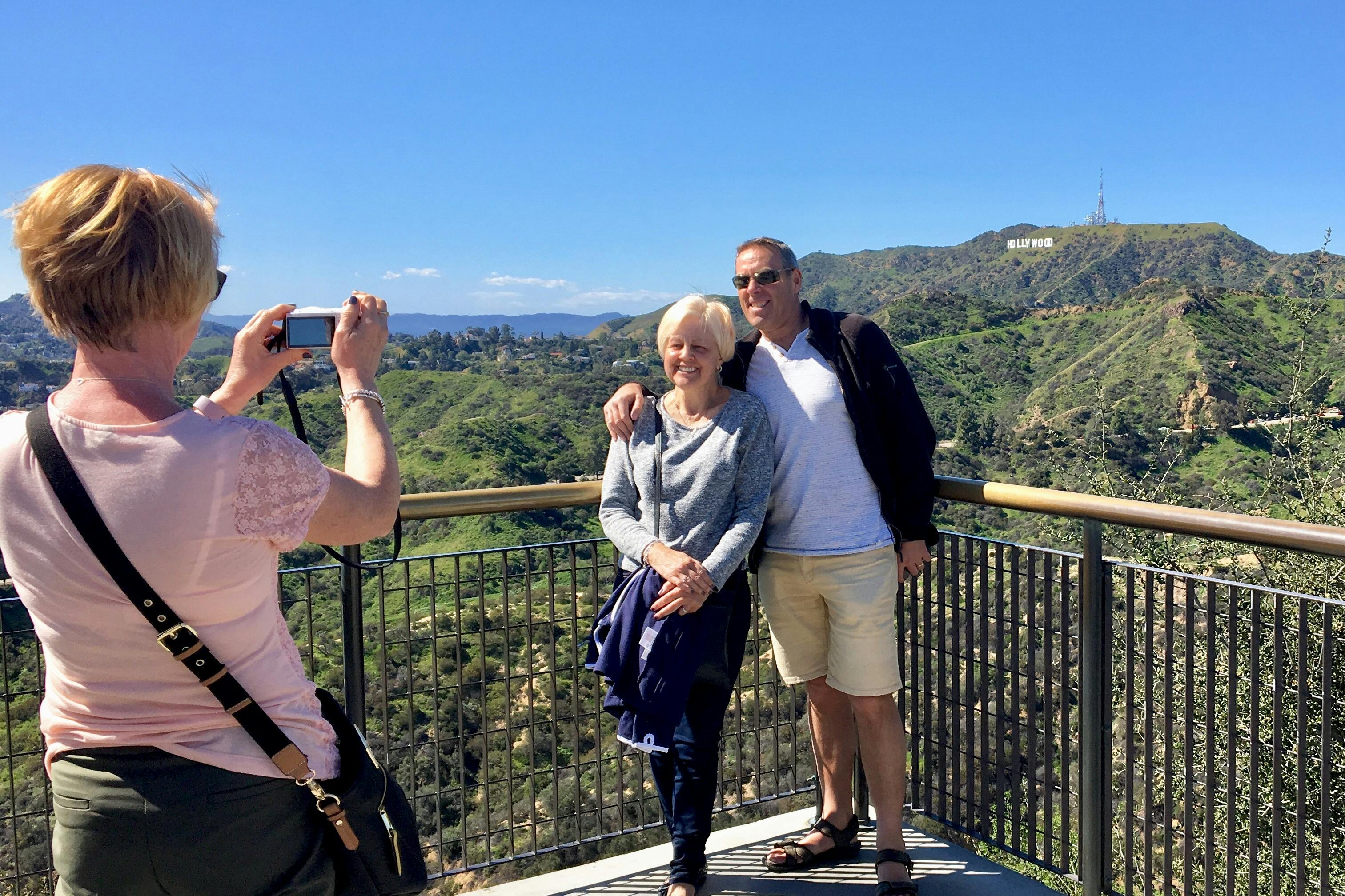 In posa per le foto con la Hollywood Sign da Griffith Park