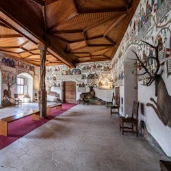 Den berömda Habsburgsalen med sina imponerande väggmålningar.