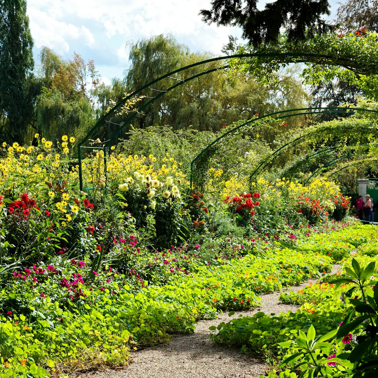 Jardín de Monet en Giverny: Tour guiado de medio día desde París - Alojamientos en Paris
