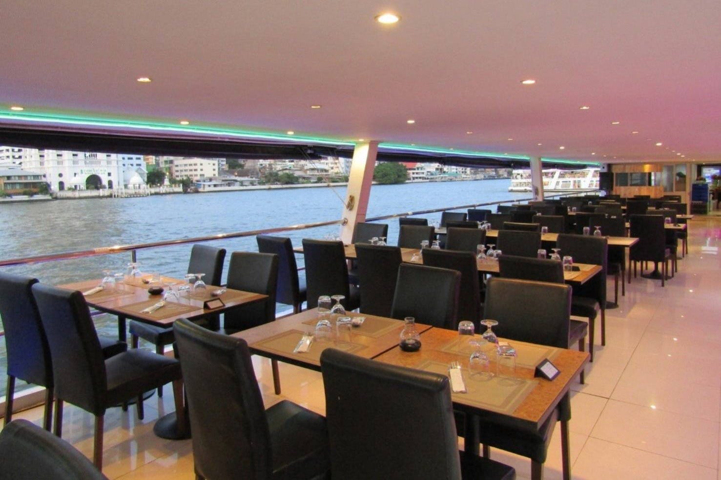 아시아티크에서 즐기는 벨라 크루즈