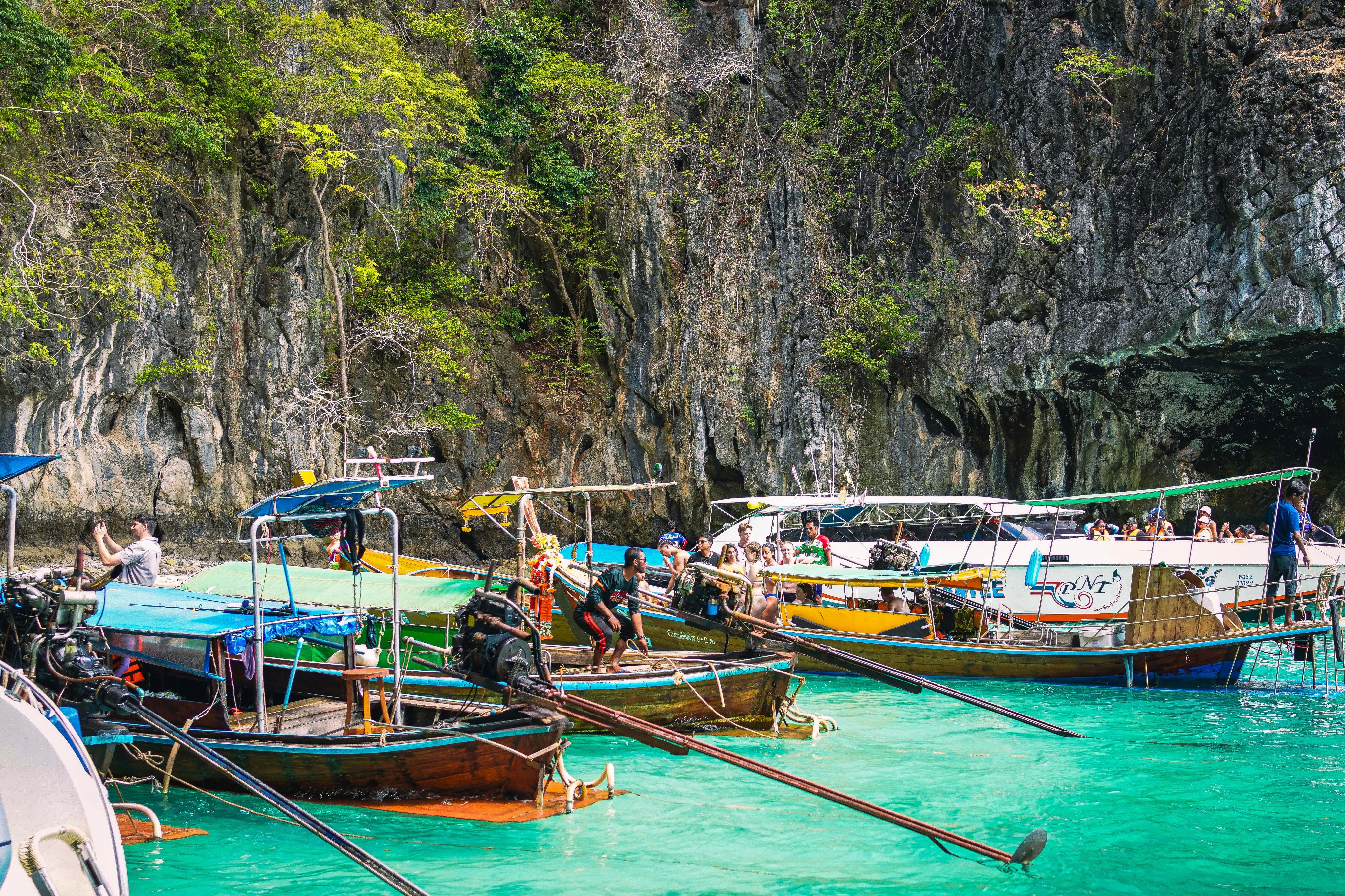 Maya Bay and Khai Island: Boat Tour from Phuket + Lunch