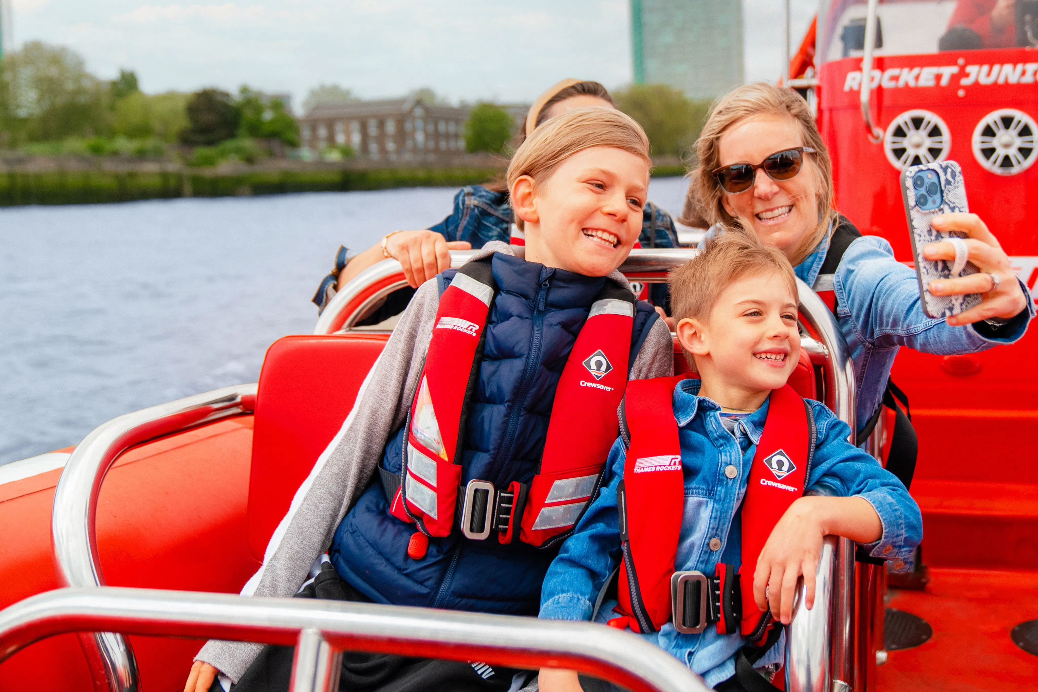 London: Thames Rockets Speedboat Experience