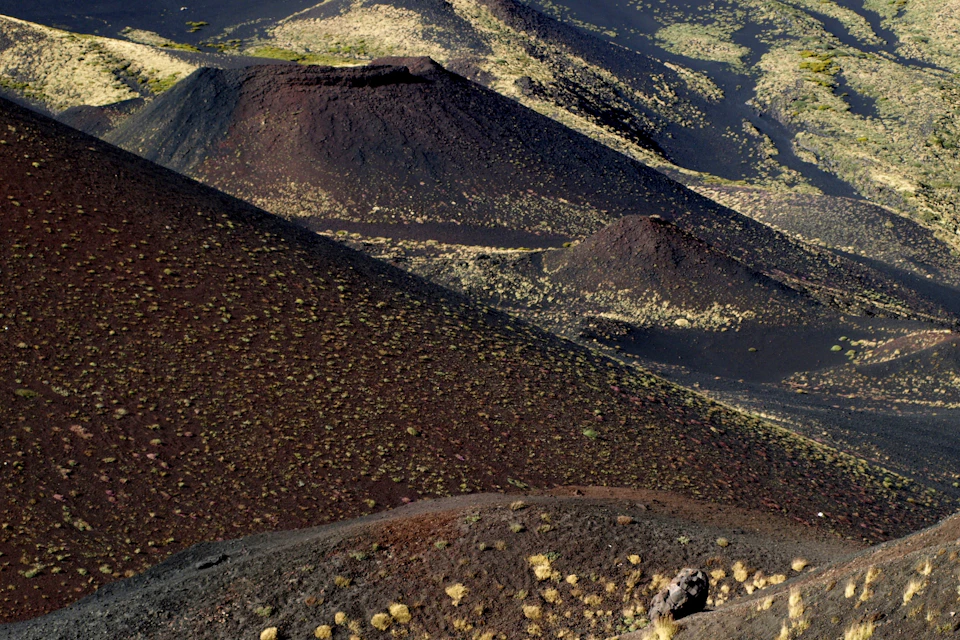 Lateral craters