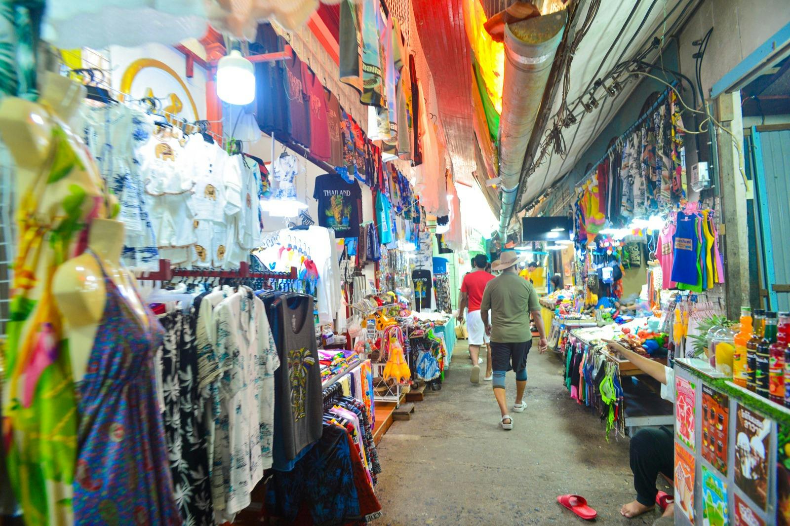 ジェームズ・ボンド島＆パンガー湾：プーケット発ロングテイルボートツアー＋送迎