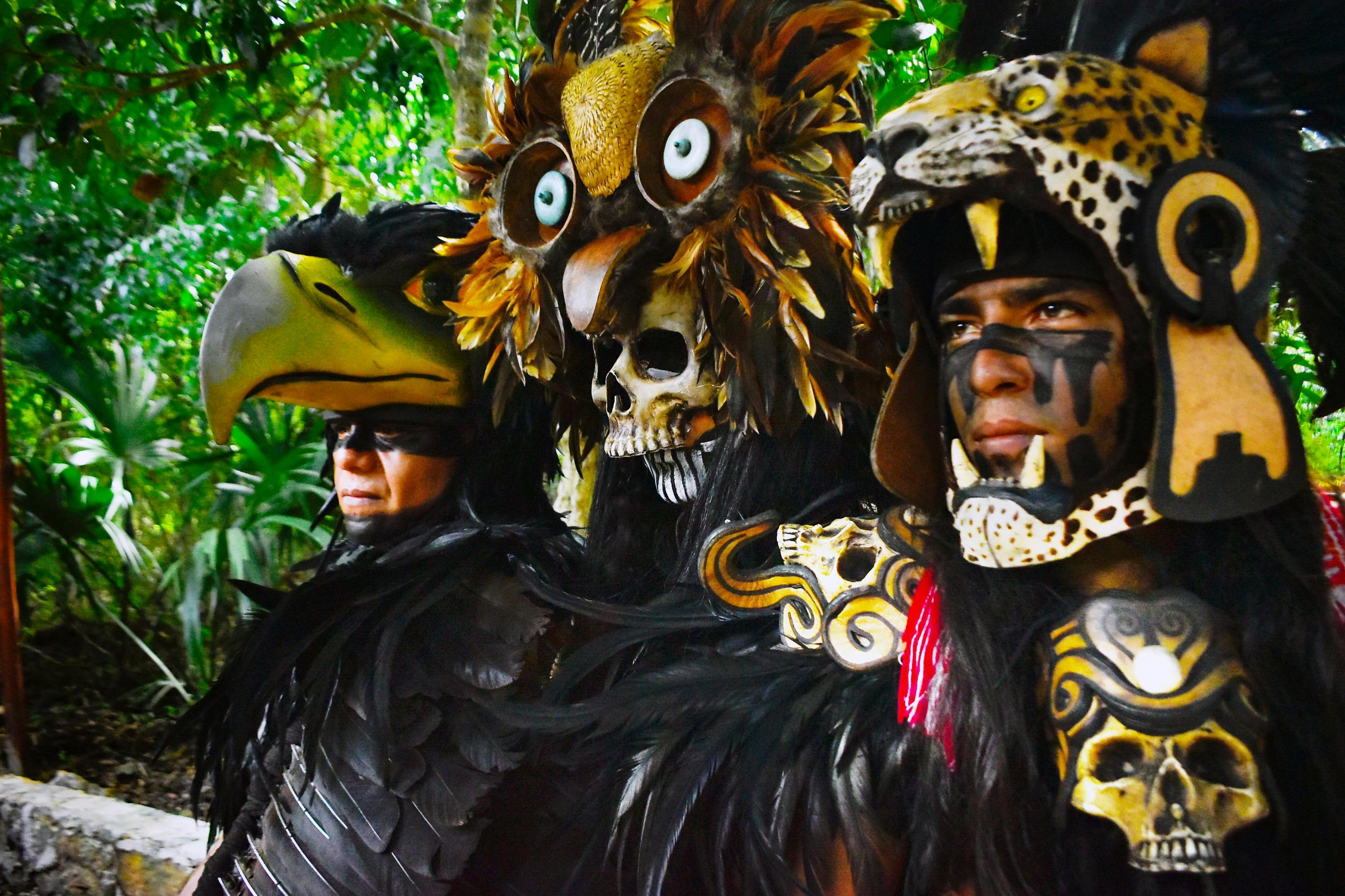 En uppvisning av unika ceremoniella mayakläder