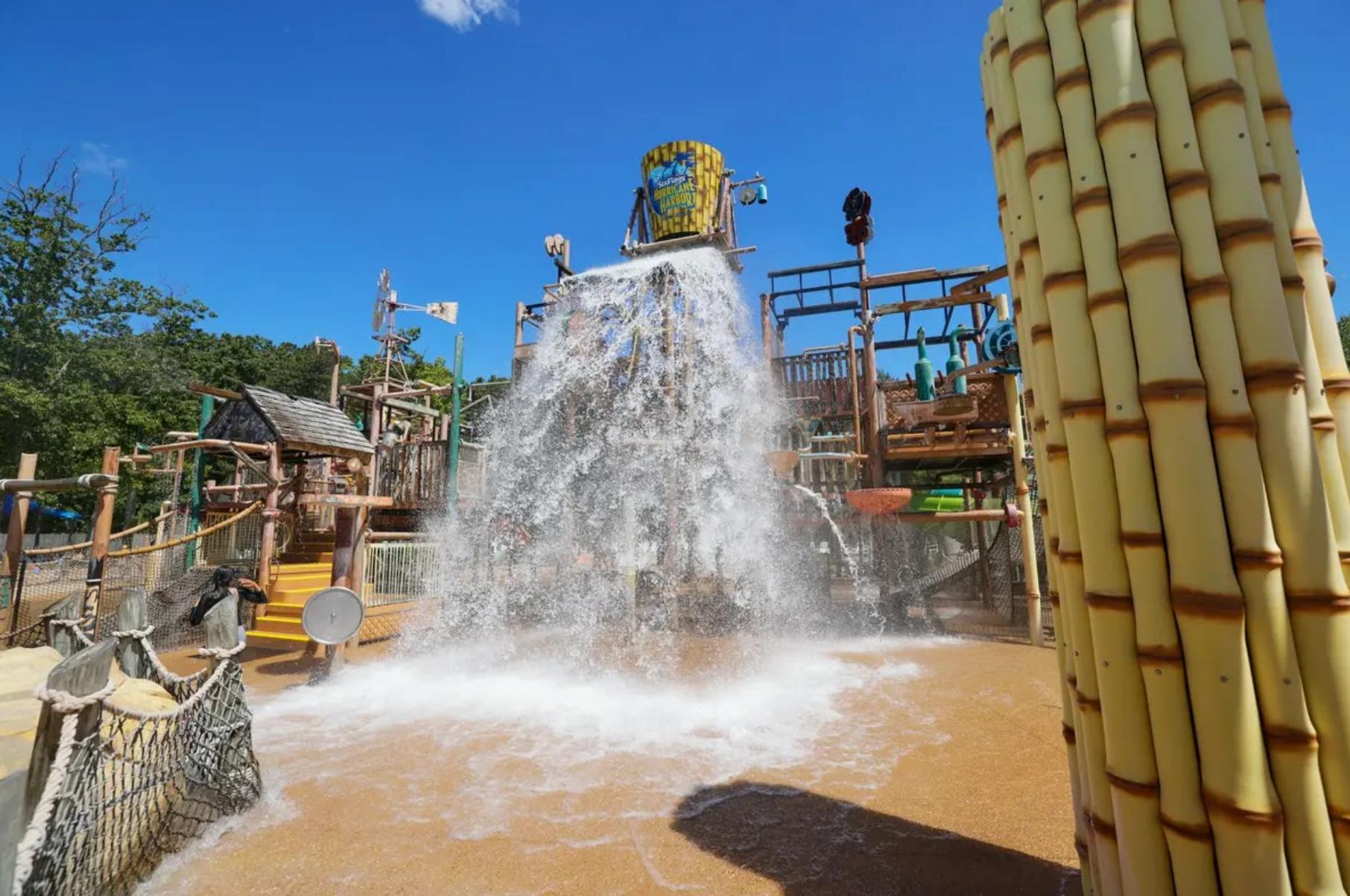 Hurricane Harbor Chicago: One Day Ticket - Photo 15