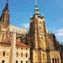 Prague Castle: Entry Ticket + Audio Guide + One-way Minibus Transfer 3