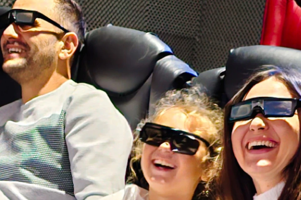 People in theater 7D