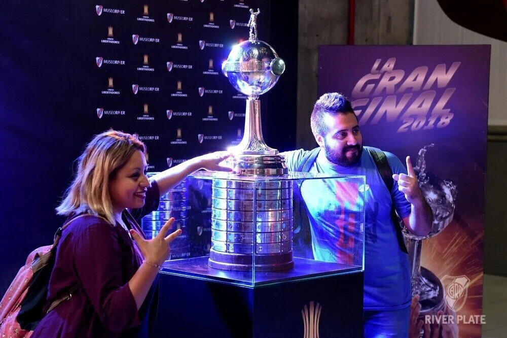 Museu do Boca Juniors e Estádio do River Plate: Visita Guiada + Transfer de Ida e Volta