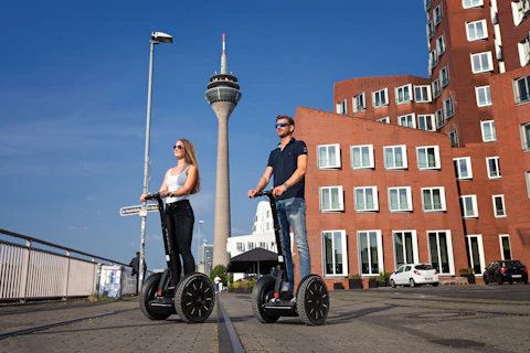 Düsseldorf: Segway Stadtrundfahrt