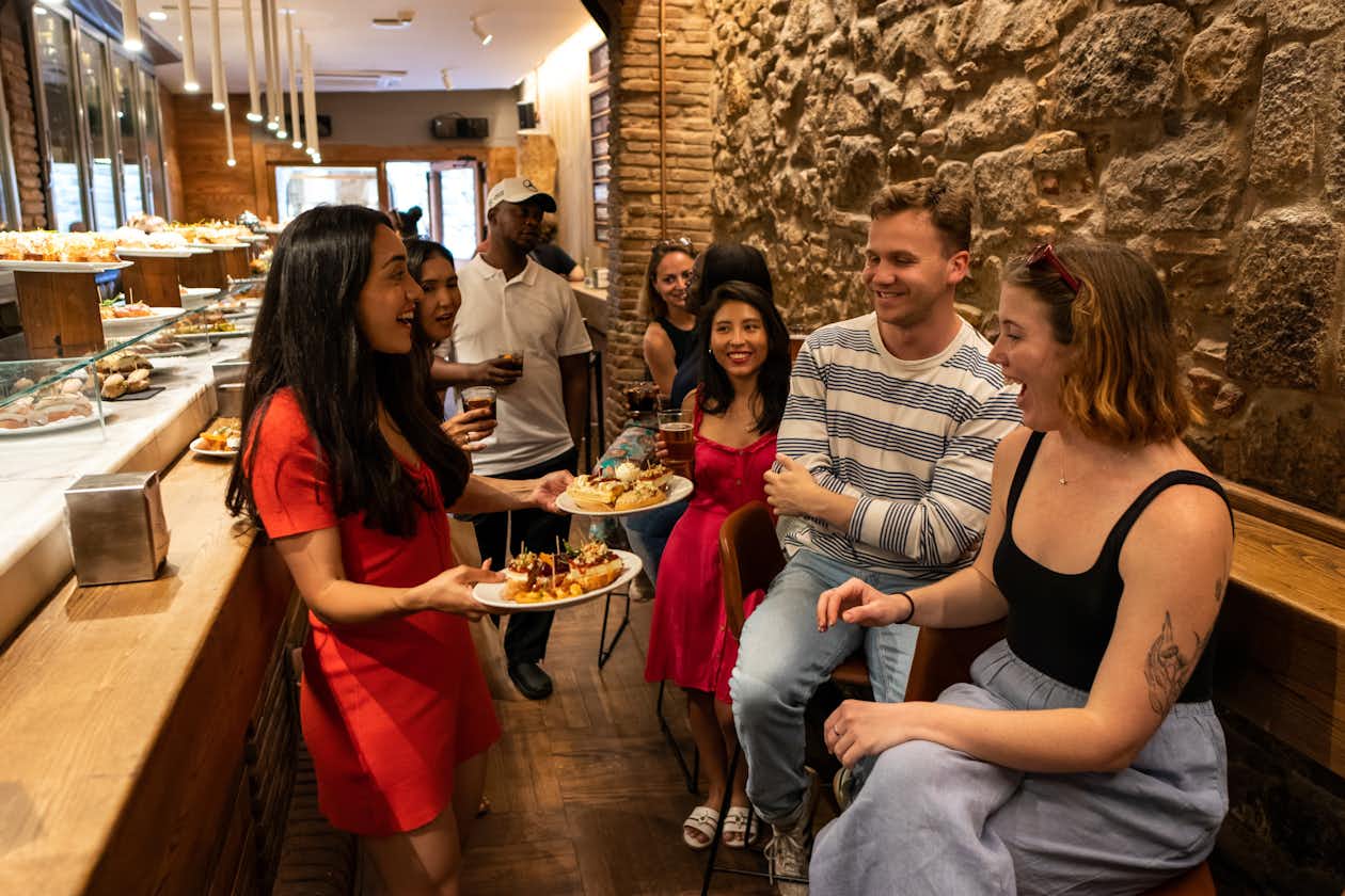 Barcelona: Barrio Gótico y El Born Visita Guiada + Degustaciones ...