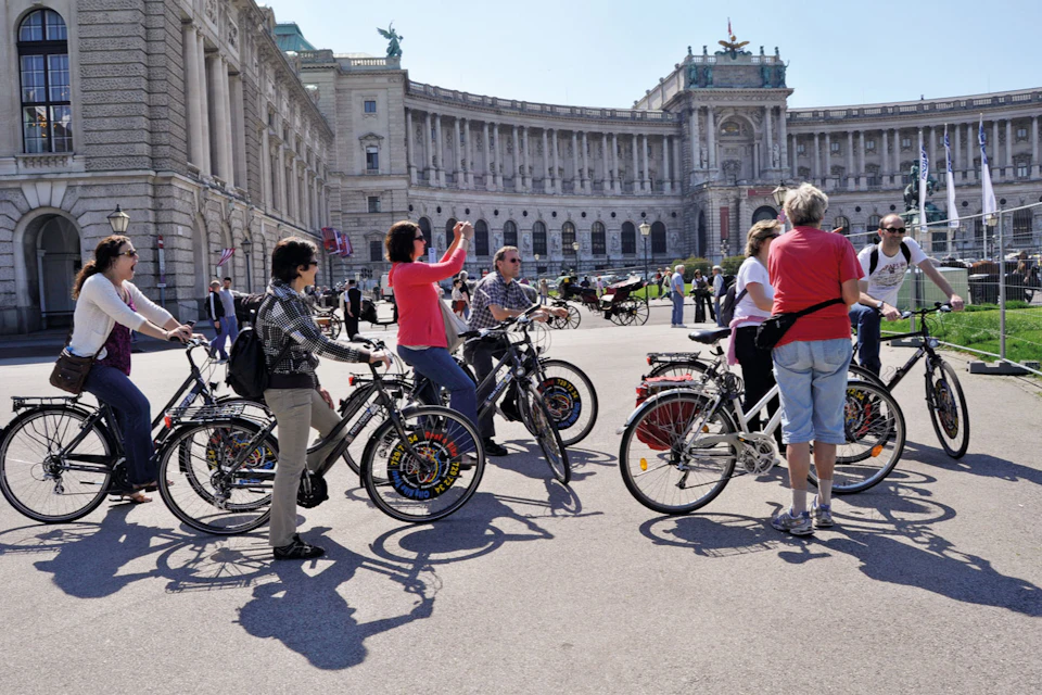 Cyclists at the HeroesSquare