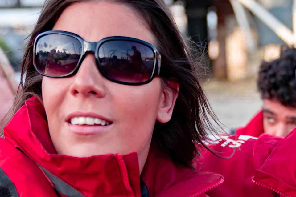 Snuggle up to your date or mate as you enjoy a complimentary drink on London's #1 sunset cruise