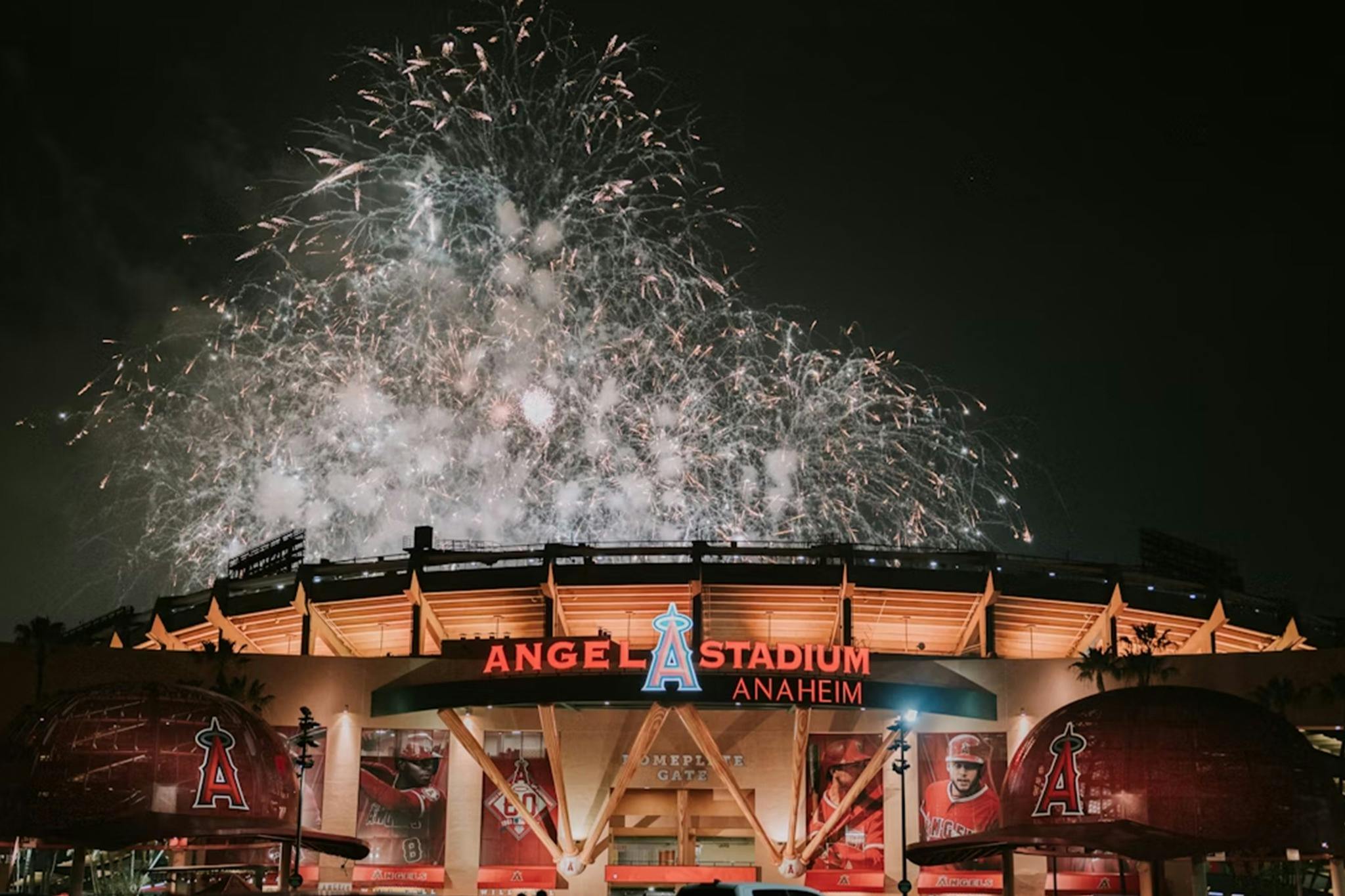 Angel Stadium: LA Angels Baseball Game - Photo 4