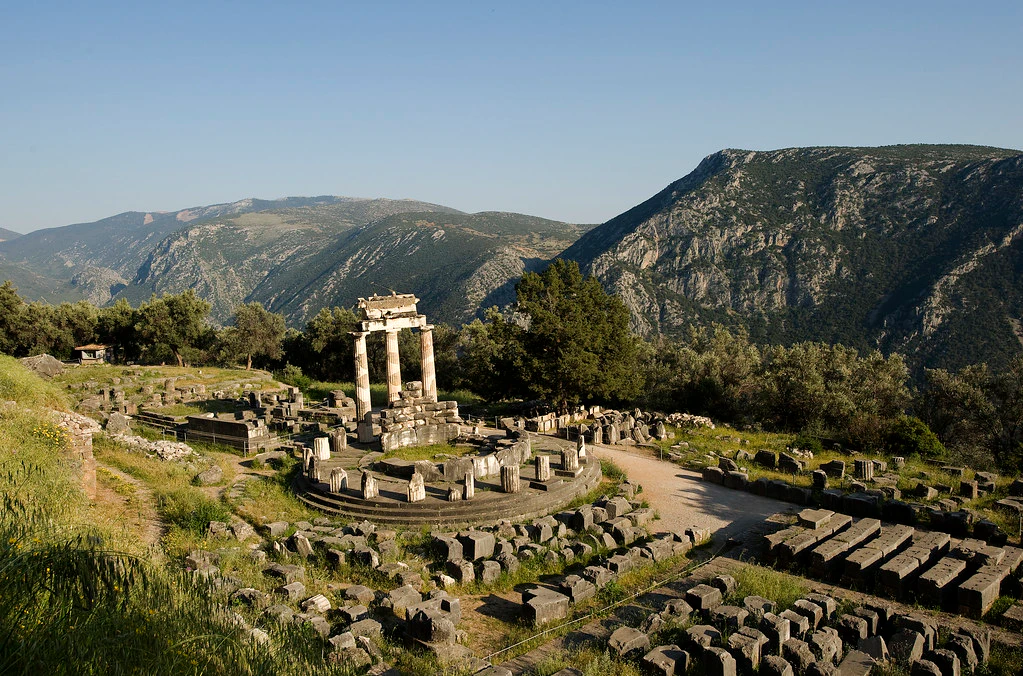 Delfos: Excursão guiada de dia inteiro saindo de Atenas