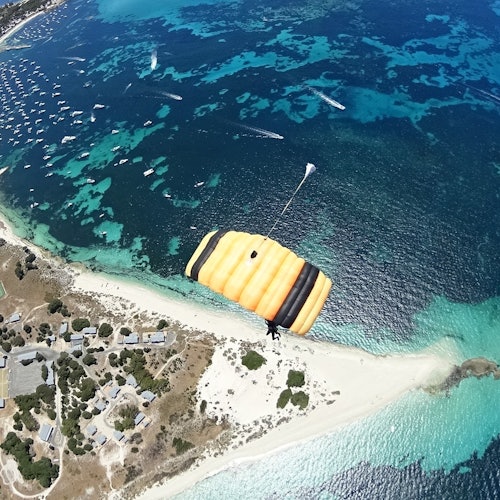Isla Rottnest: Paracaidismo en tándem con traslado en ferry