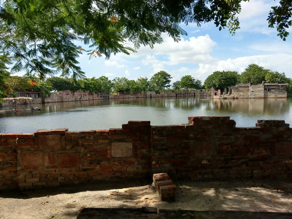 Lao Tang Lake Art Village: Entry Ticket