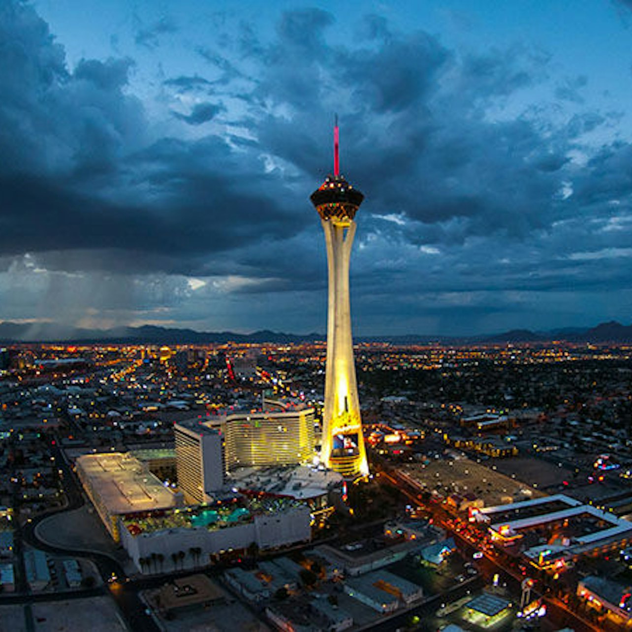 SkyJump dalla Stratosphere Tower - Alloggi in Las Vegas, Nevada