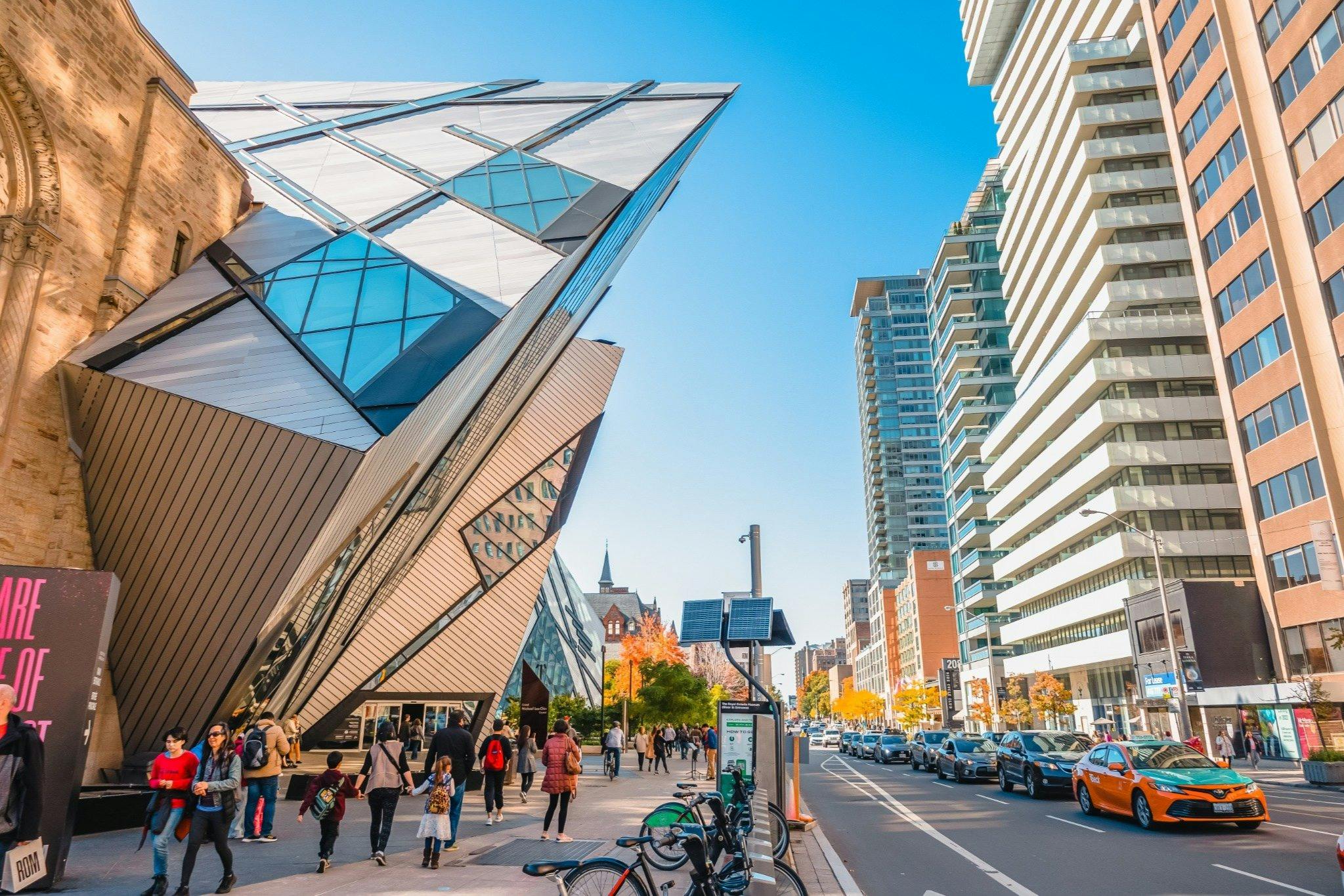 Toronto: Guided Bus Tour 2