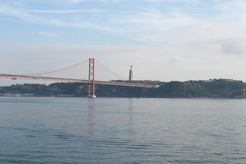 "Ponte 25 de Abril"