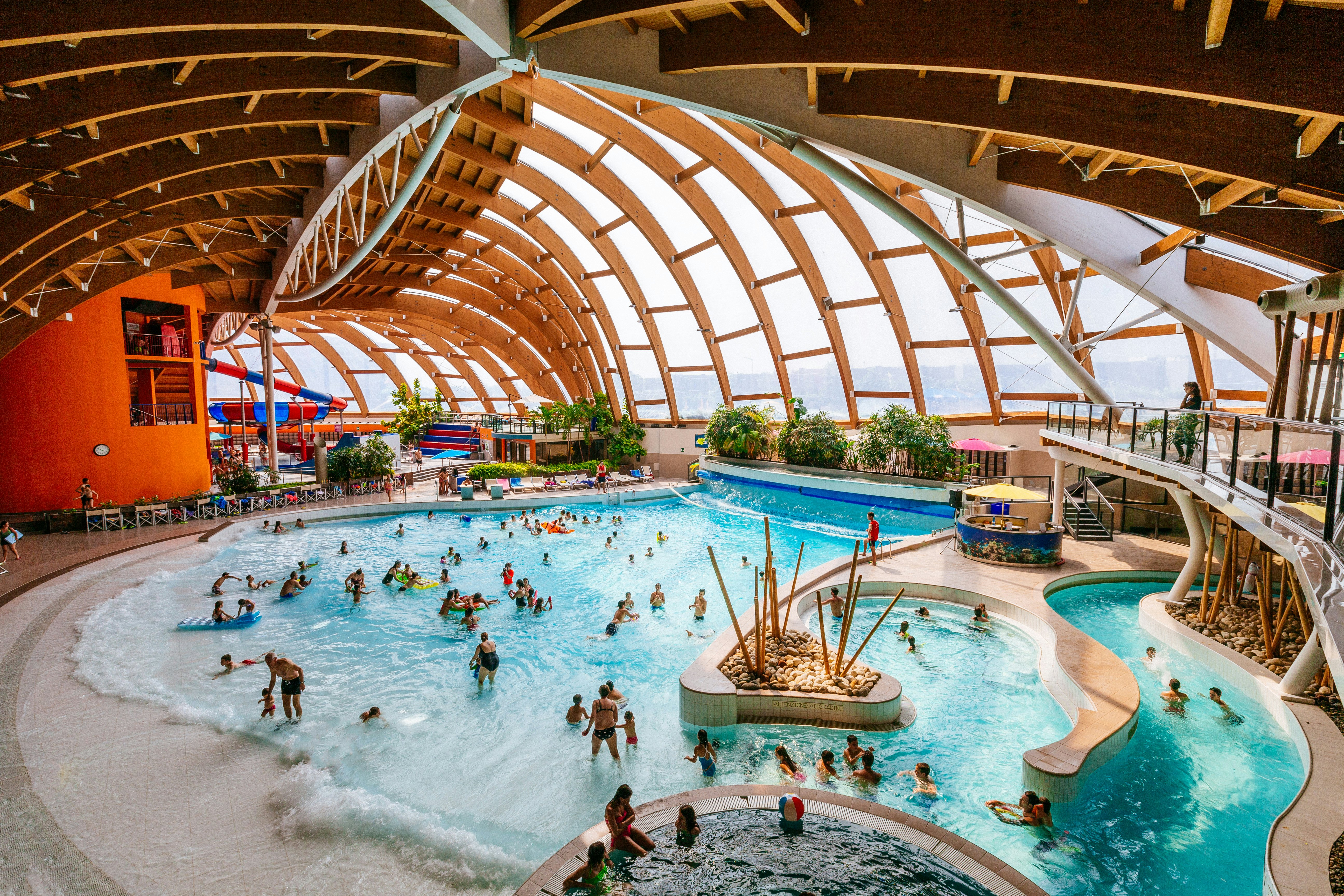 Acquaworld: Indoor and Outdoor Water Park