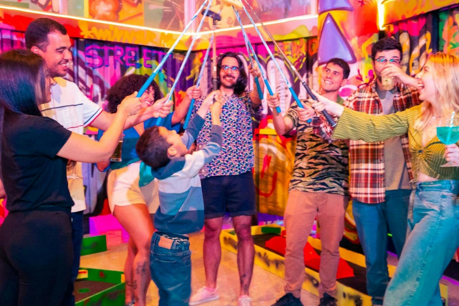 užij si to s přáteli