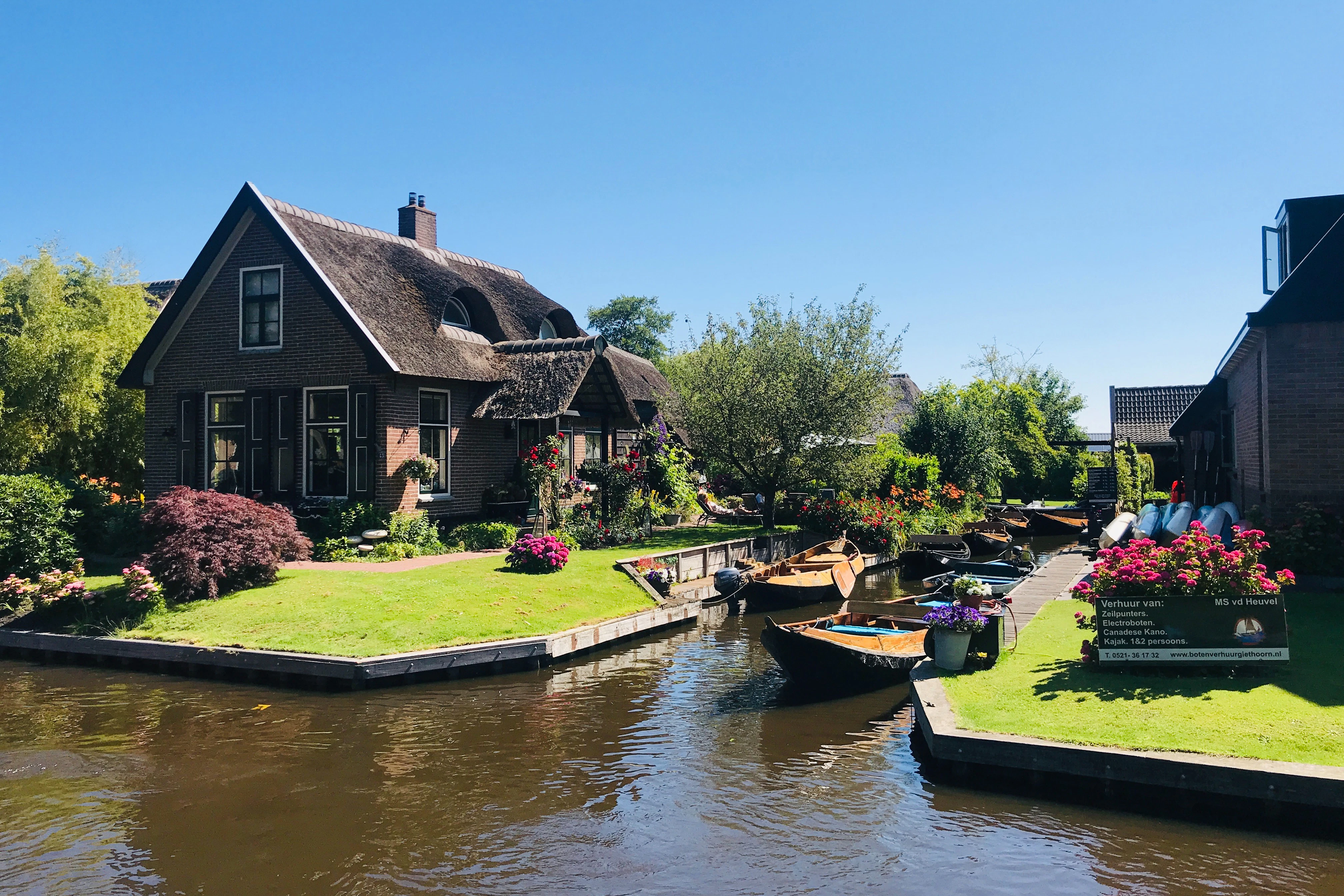 Zaanse Schans & Giethoorn: Small-Group Tour + Hotel Pickup + Boat Cruise