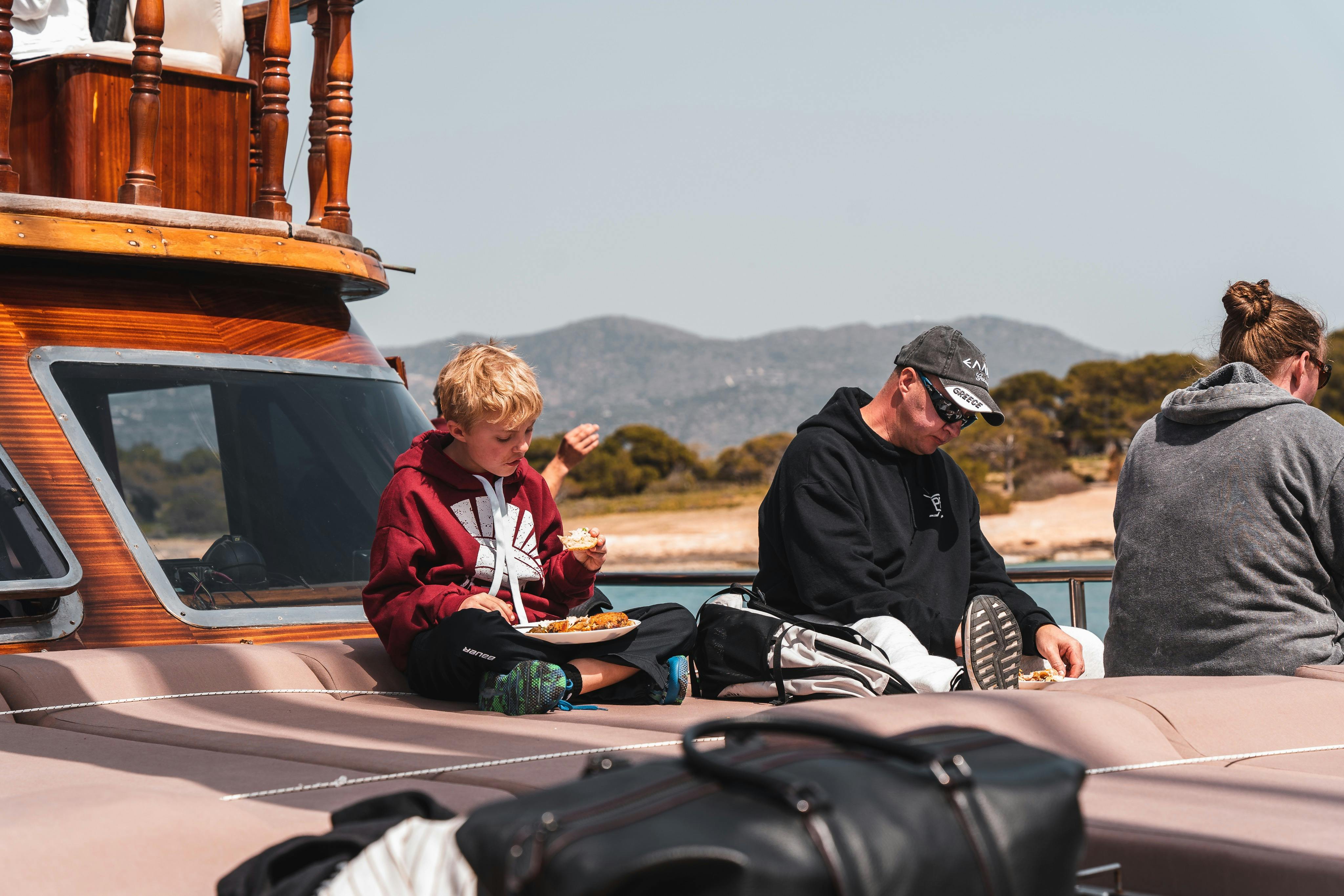Riviera de Atenas: Passeio de barco de meio dia com jantar, bebidas e paragem para nadar - Photo 8
