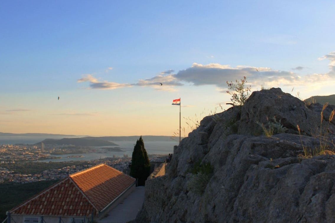 Excursión nocturna al atardecer en Klis