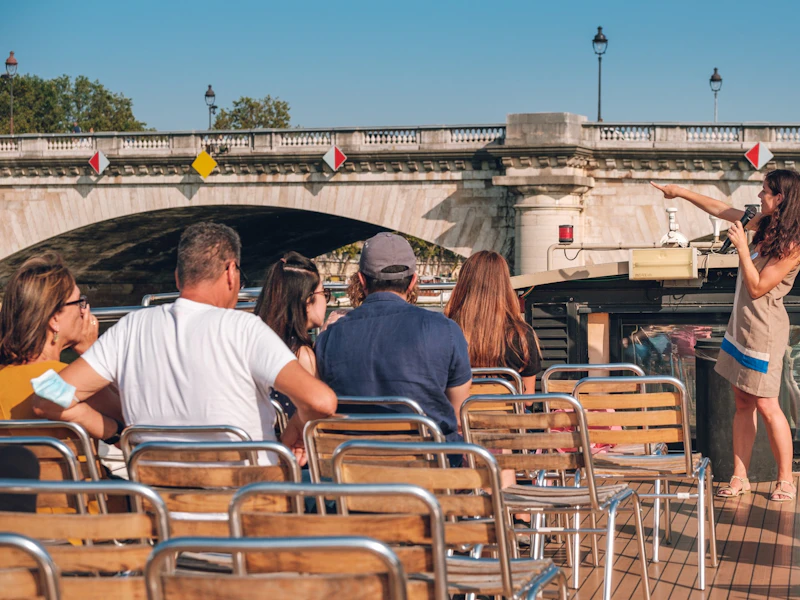 Seine River: Electric Boat Guided Sightseeing Cruise by Vedettes de Paris