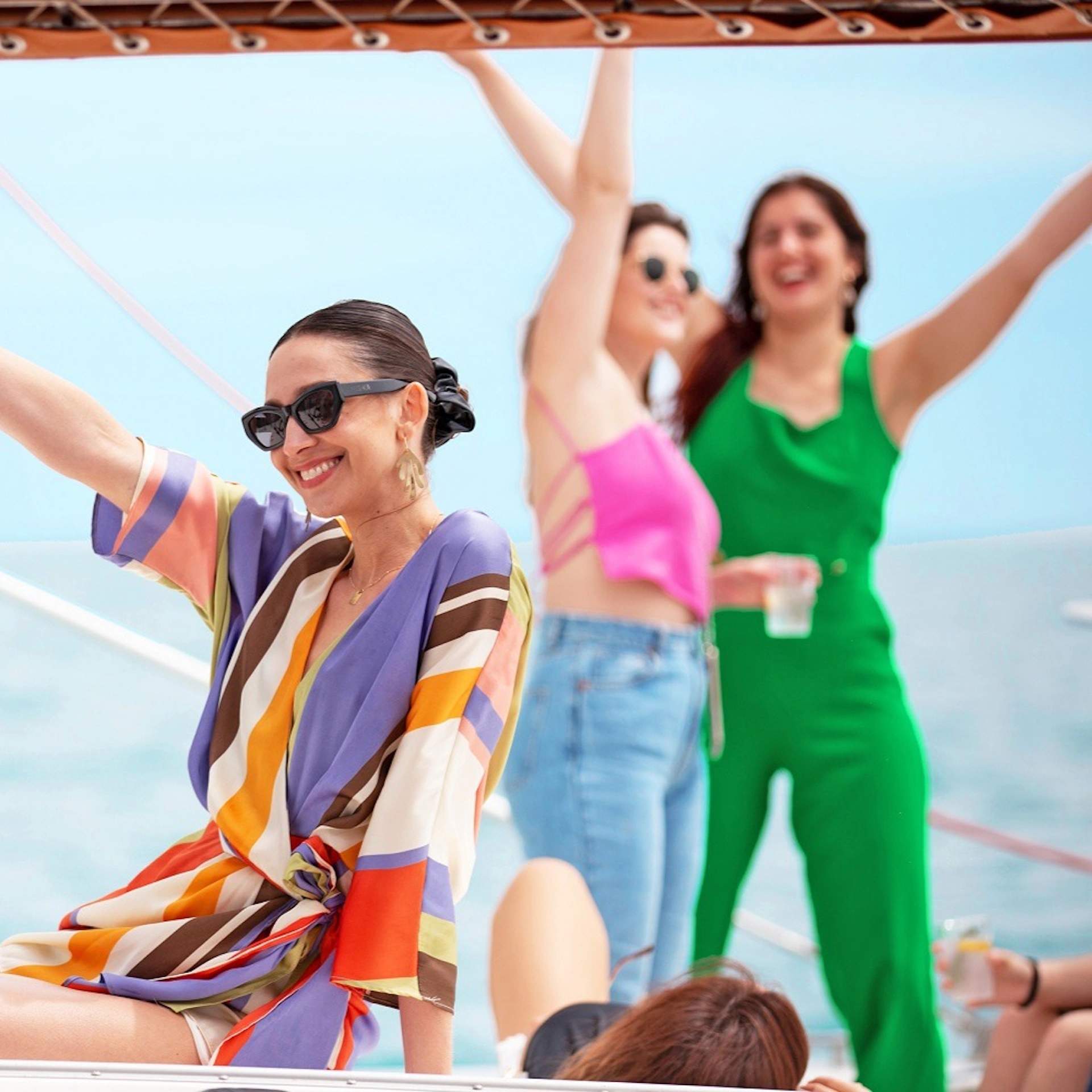 Barcelona: creuer en catamarà Premium durant el dia o al capvespre