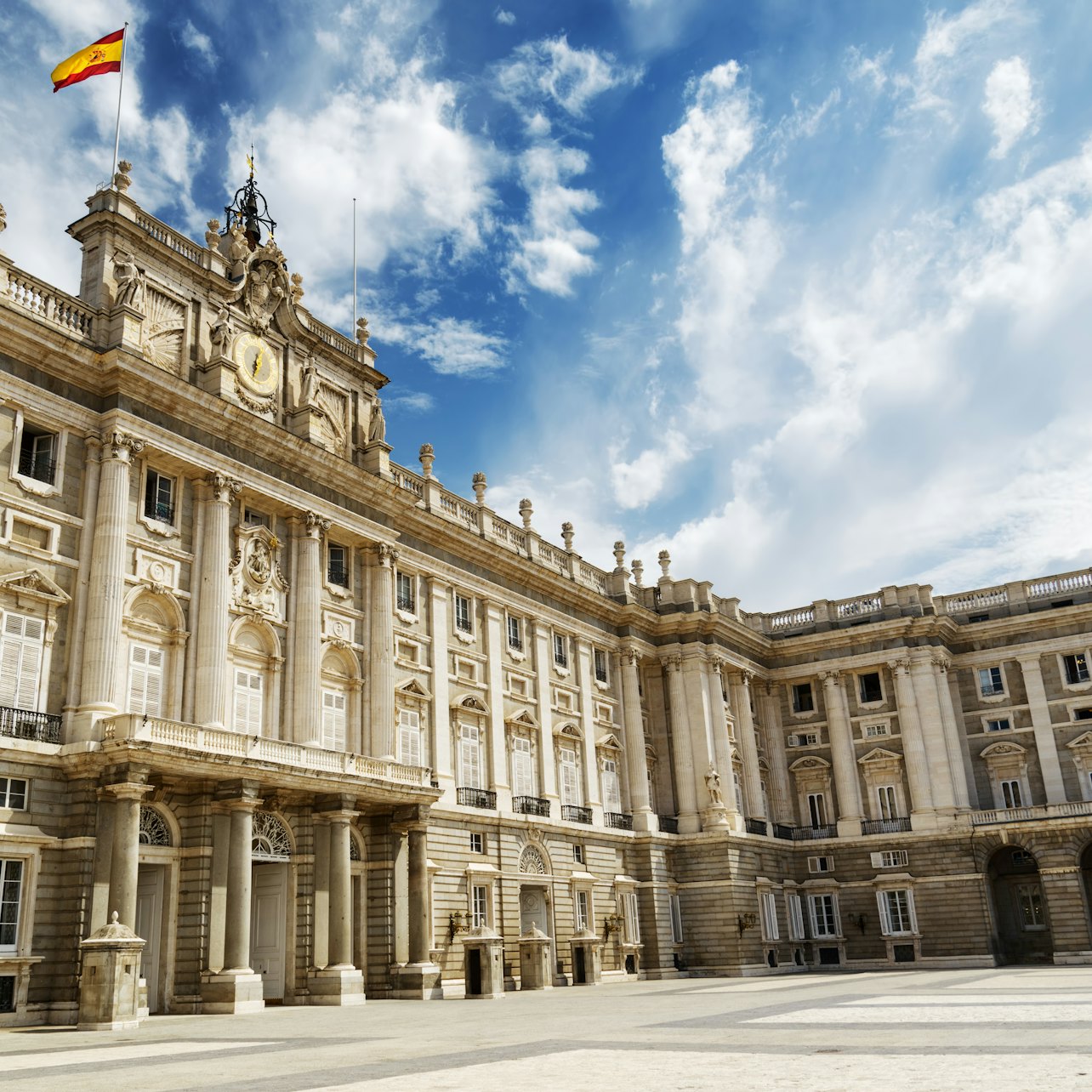 Palácio Real de Madrid: sem filas + tour guiado - Acomodações em Madrid