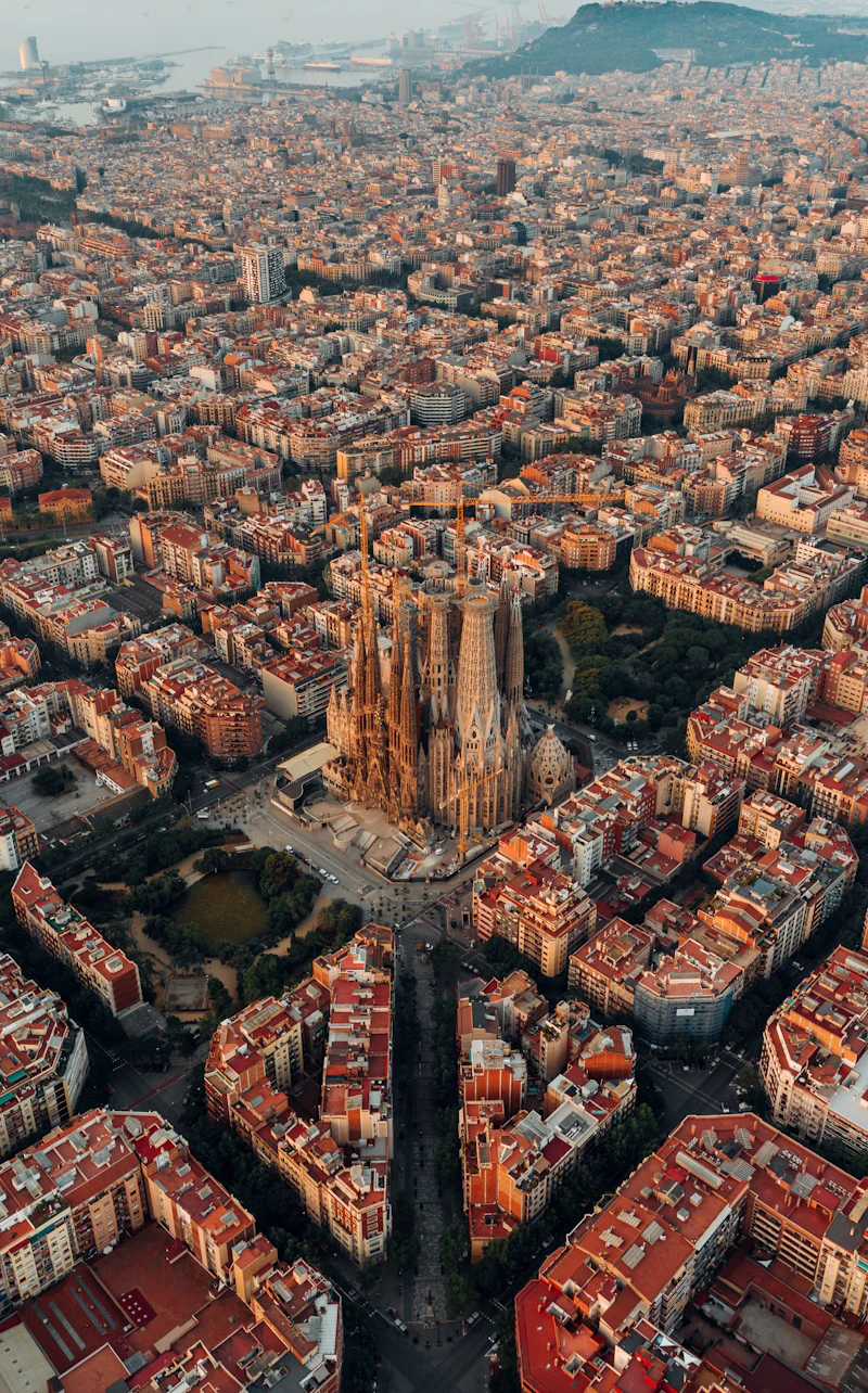 כרטיס ברצלונה + חבילת גאודי בBarcelona — תמונה 2