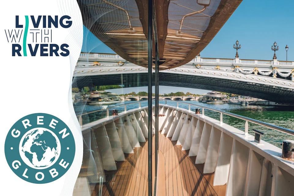 Ecolabels, Alexander III Bridge, Boat