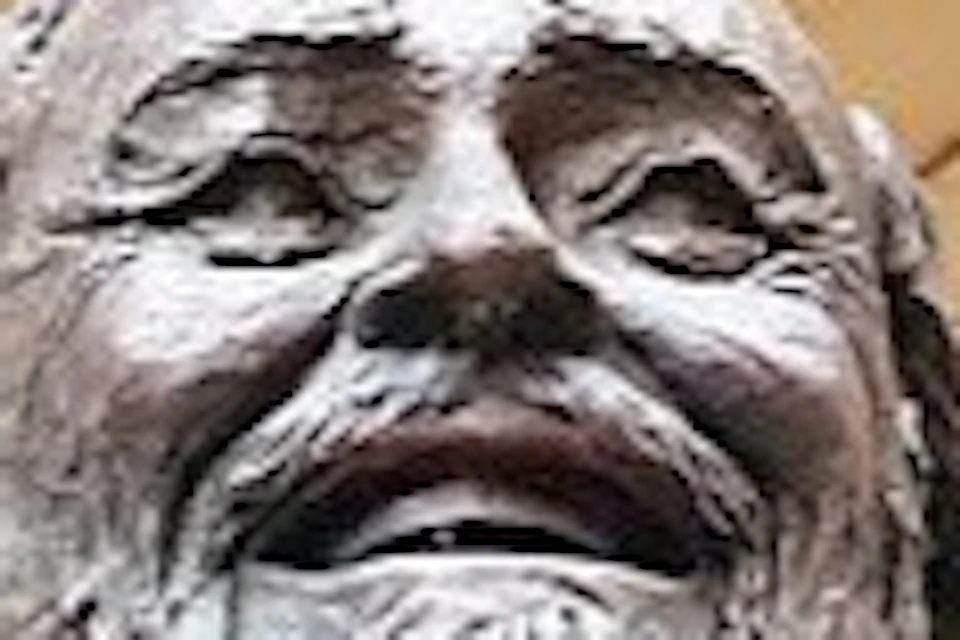 statues