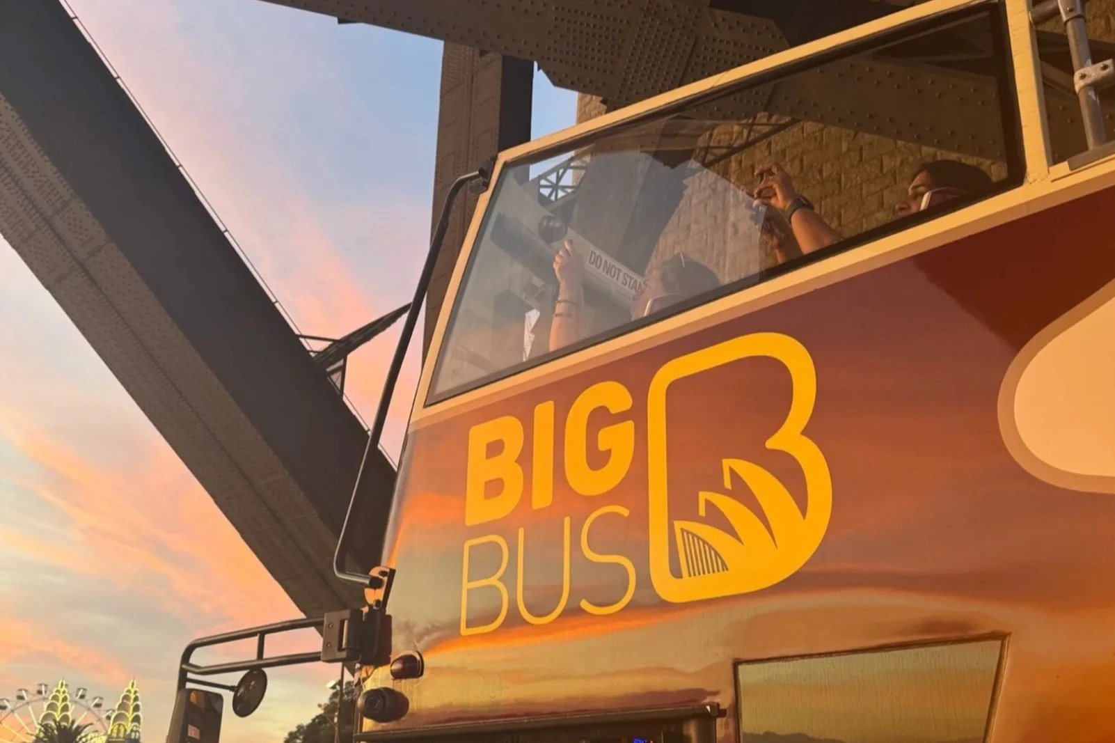 Big Bus Sydney: Guided Night Bus Tour