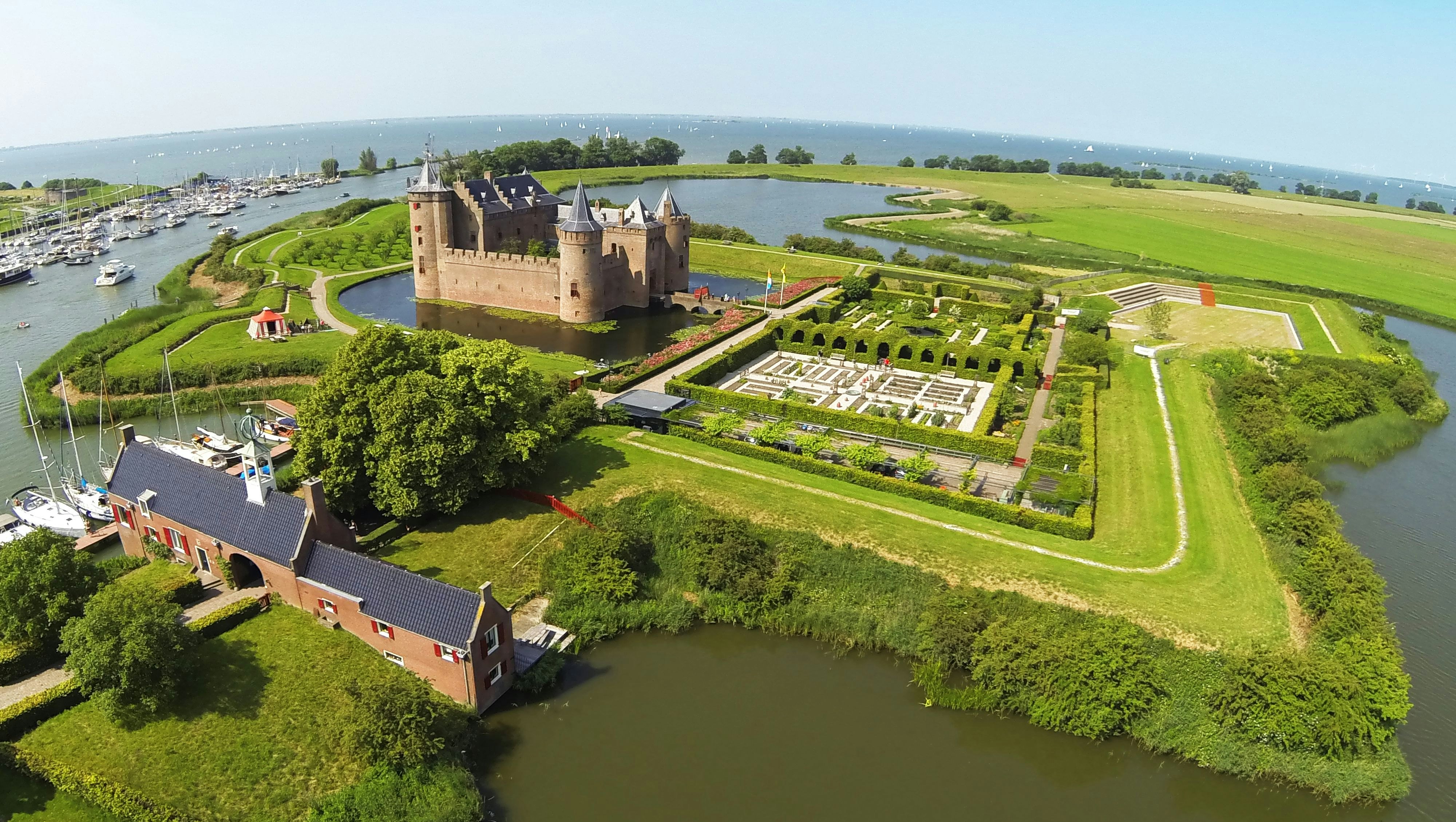 Muiderslot Castle: Entry Ticket + Audio Guide