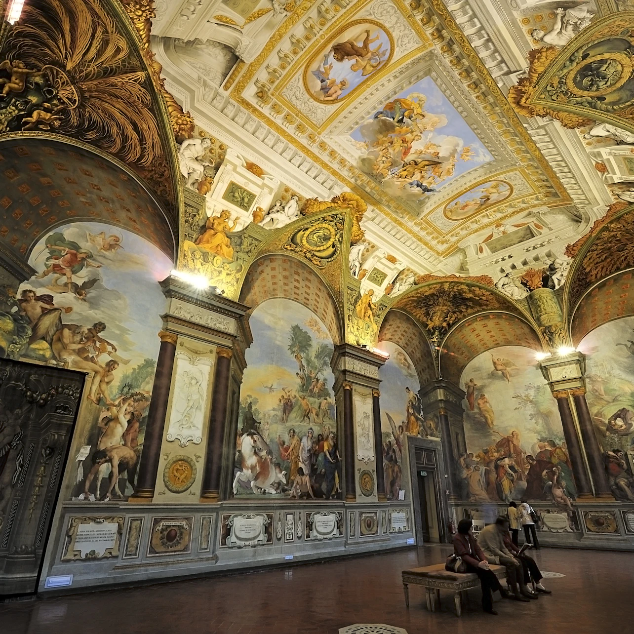Palazzo Pitti & Palatine Gallery: Reserved Entrance + Audio Guide in Florence β Tiqets