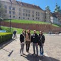 ..στους πρόποδες του λόφου Wawel...