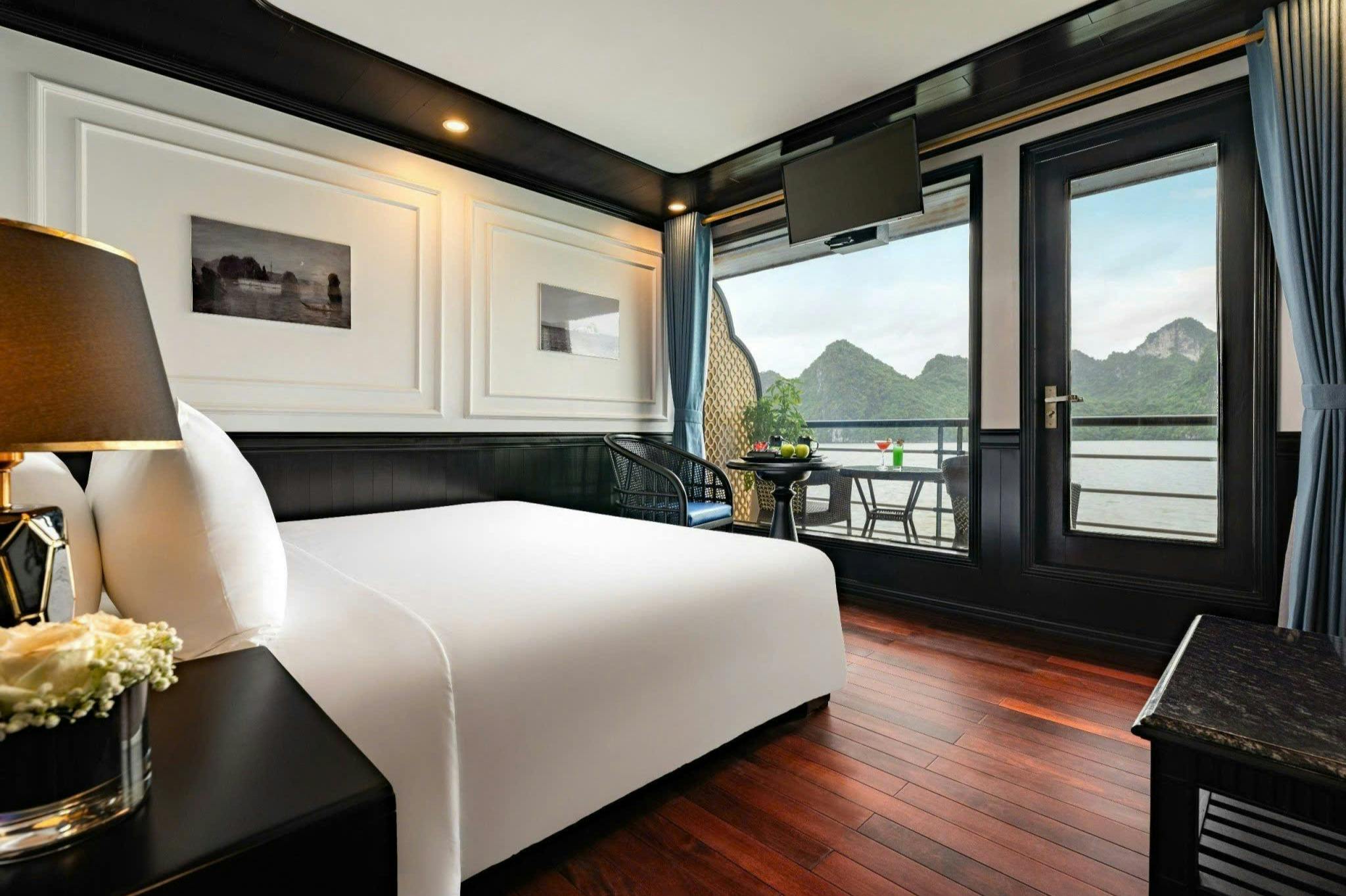 Ha Long & Lan Ha Bay: 2-Day Cruise from Hanoi + Meals 2