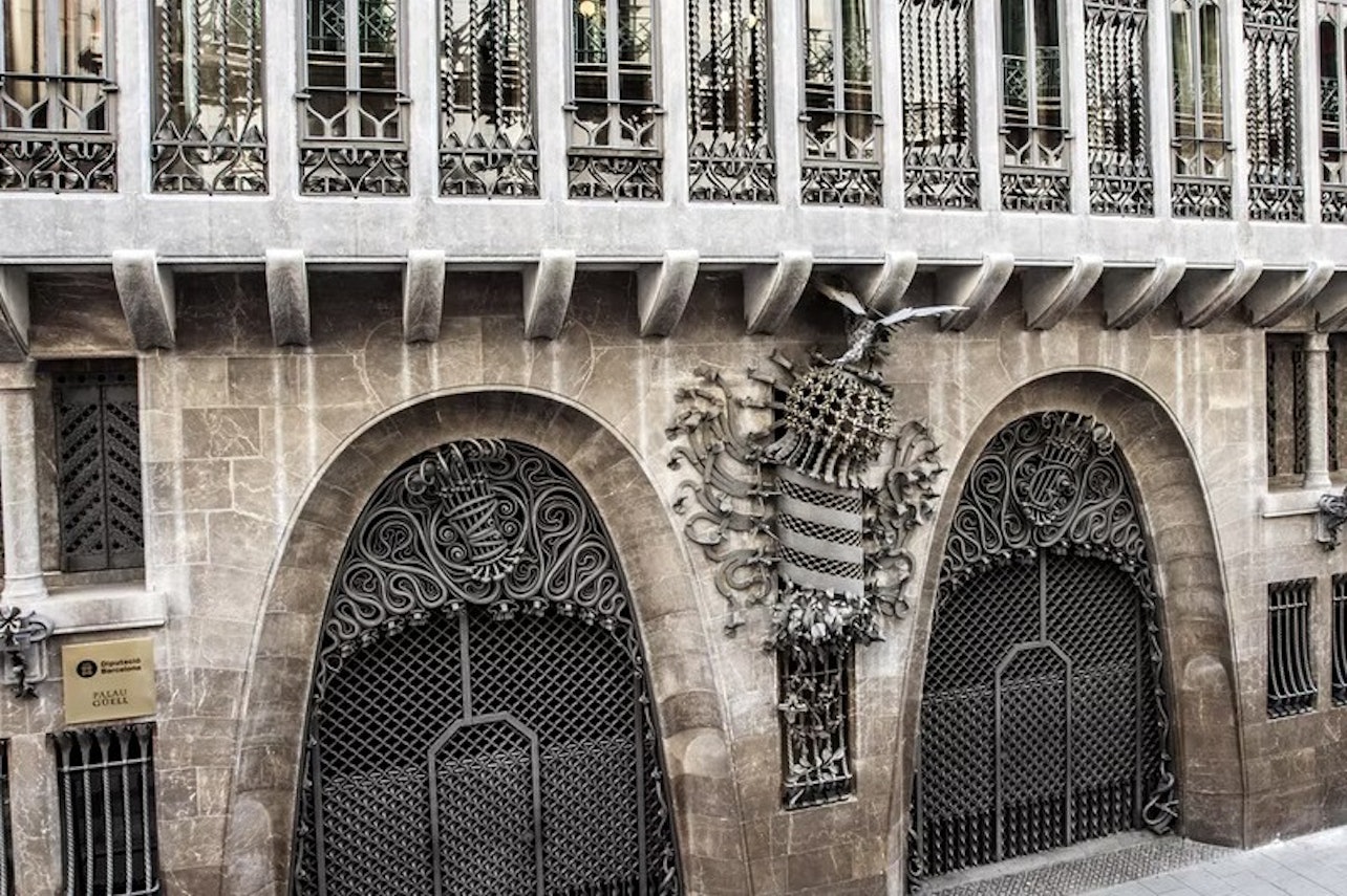 Palau Güell (Palácio Güell): Visita Guiada - Acomodações em Barcelona