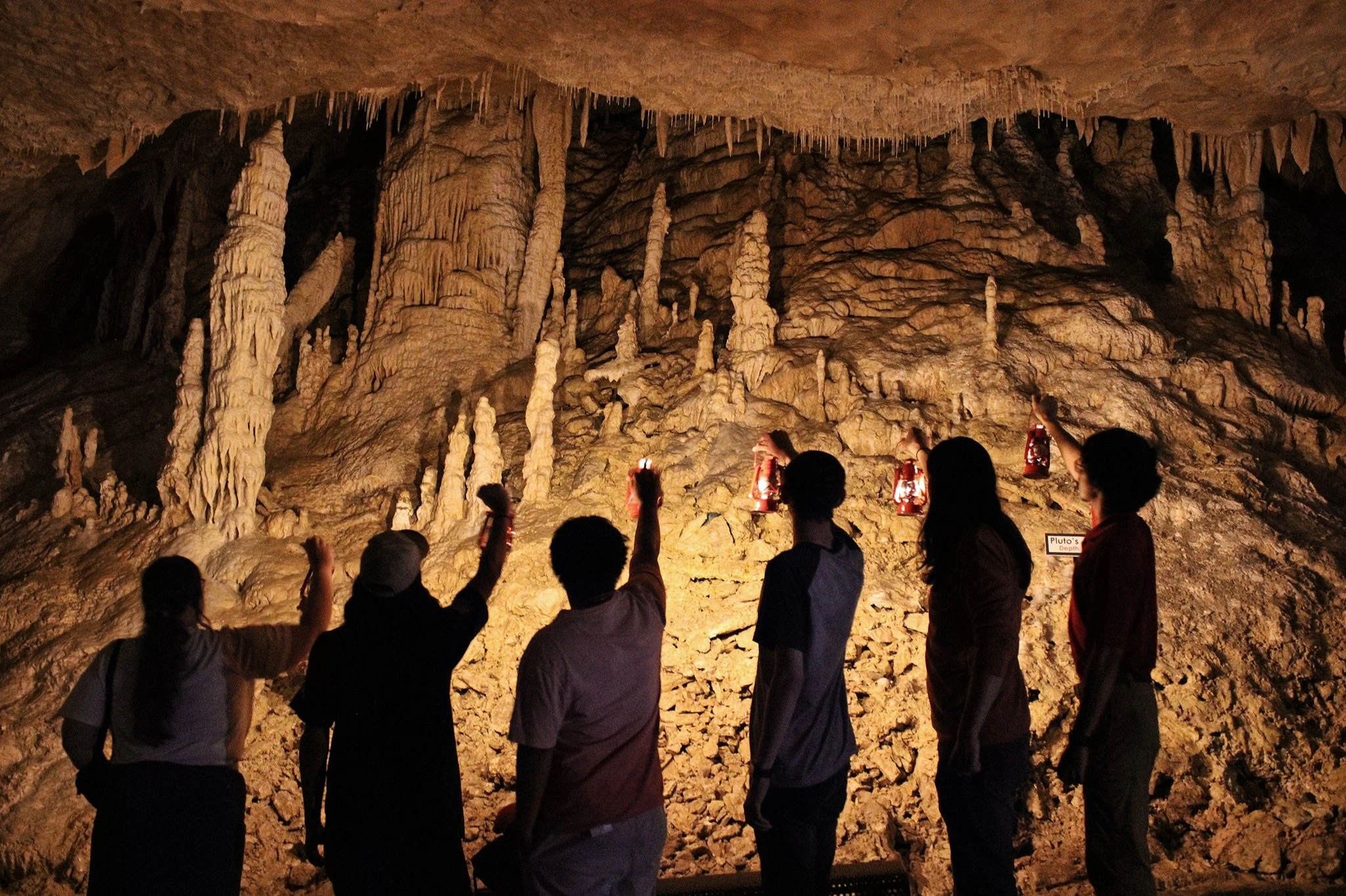 Natural Bridge Caverns: Guided Lantern Tour