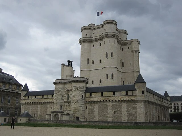Château de Vincennes: Entry Ticket + Basilica of Saint Denis