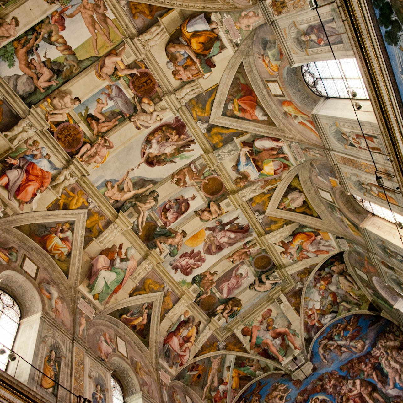 Omnia Card: Vaticano, Catacombe di Roma e Open Bus (24h) - Alloggi in Roma