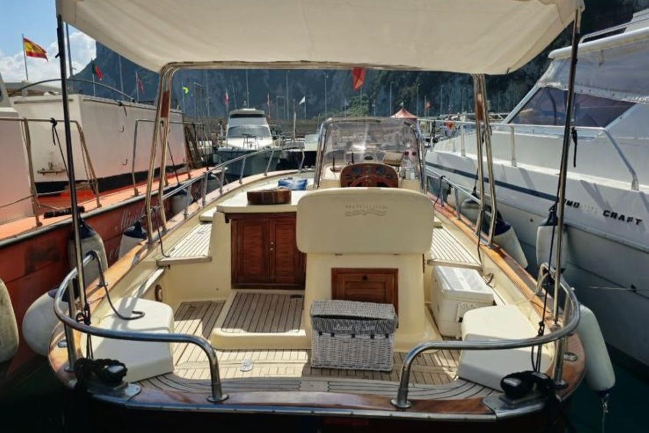 Capri: i punti di balneazione nascosti Tour privato in barca — 5