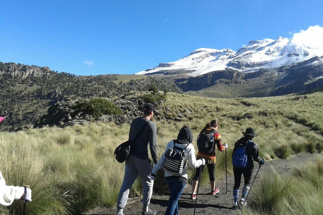 Iztaccihuatl Volcanoes: Guided Day Trip from Mexico City