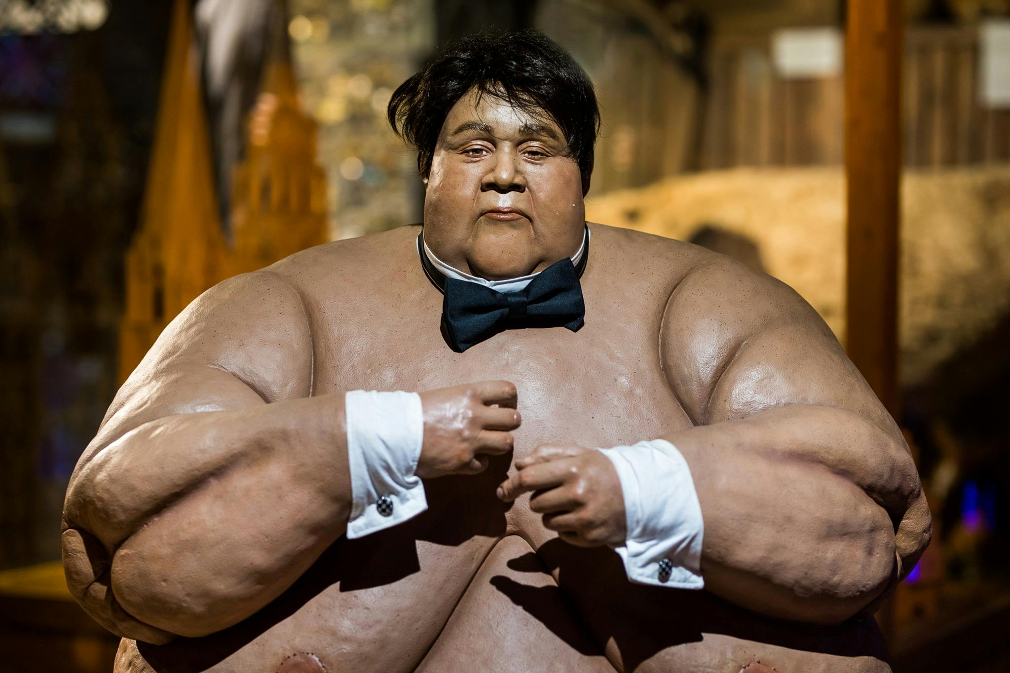 Ripley's Believe it or not - Manuel Uribe is a big man.